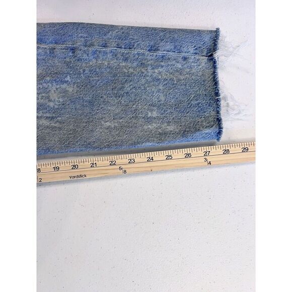 American Eagle Highest Rise Mom Jeans Blue sz 2 Long Distressed - Picture 6 of 10